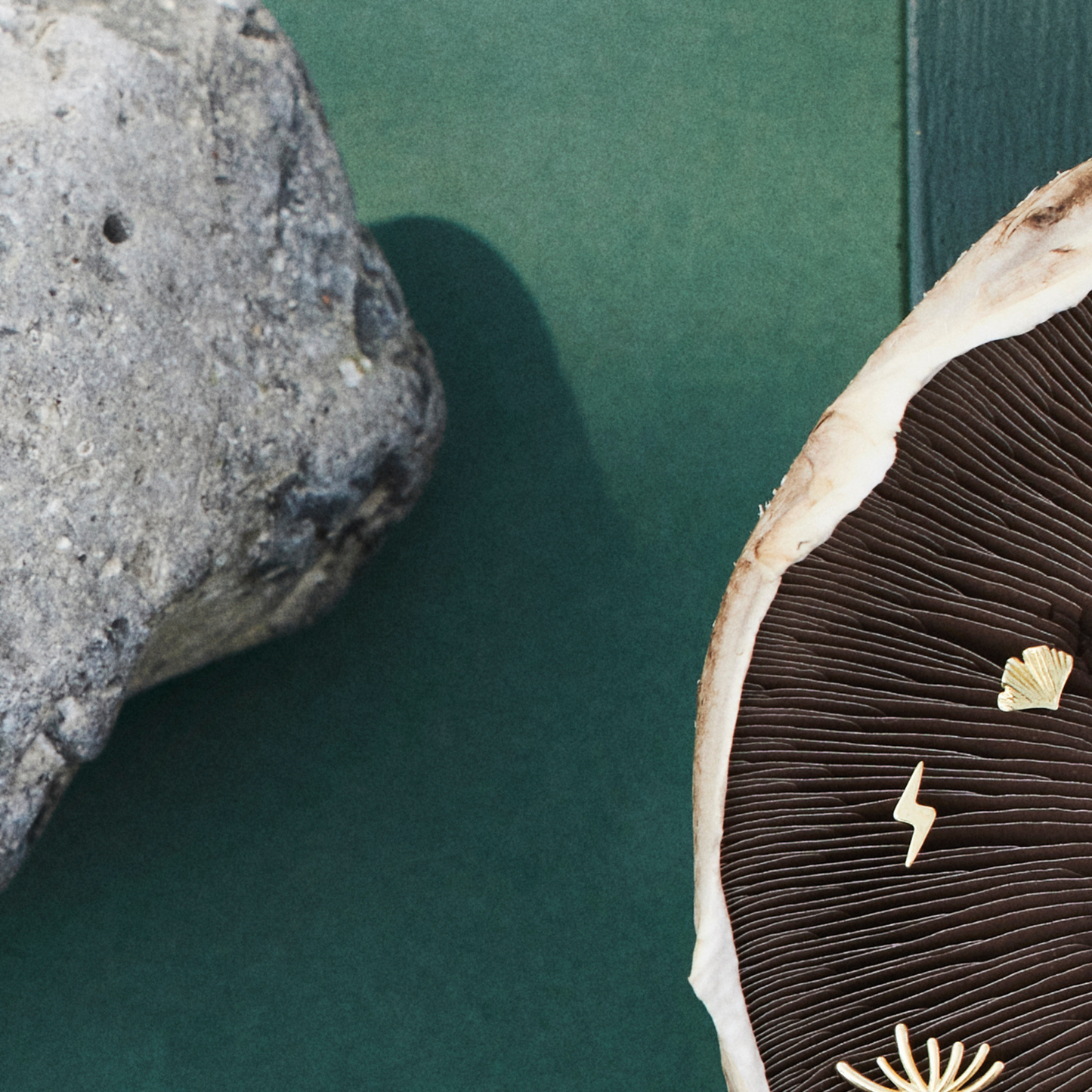 Lyn guldørering i genanvendt guld massivt 18 karat