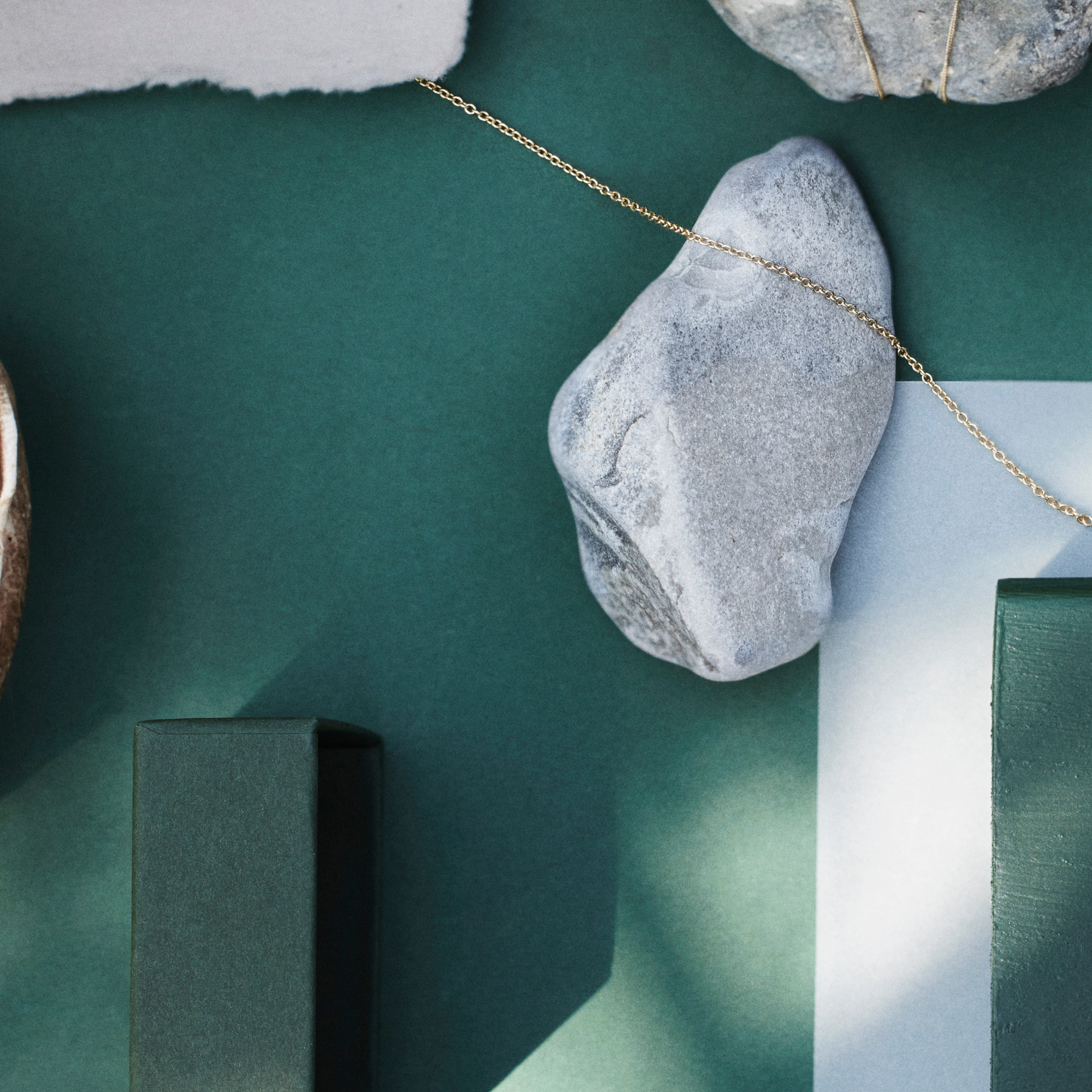 Ankerhalskæde i genanvendt 18 karat massivt guld